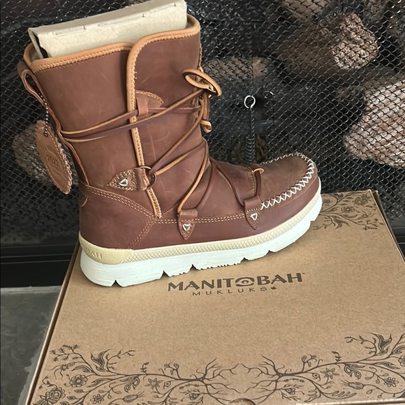 Manitobah Shoes - Manitobah Mukluks Women's Brown Winter Boots NWT